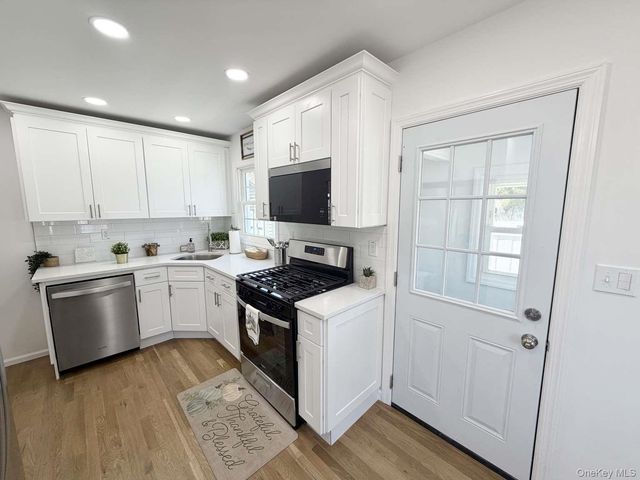 135 Barwick Boulevard, Mineola, NY 11501