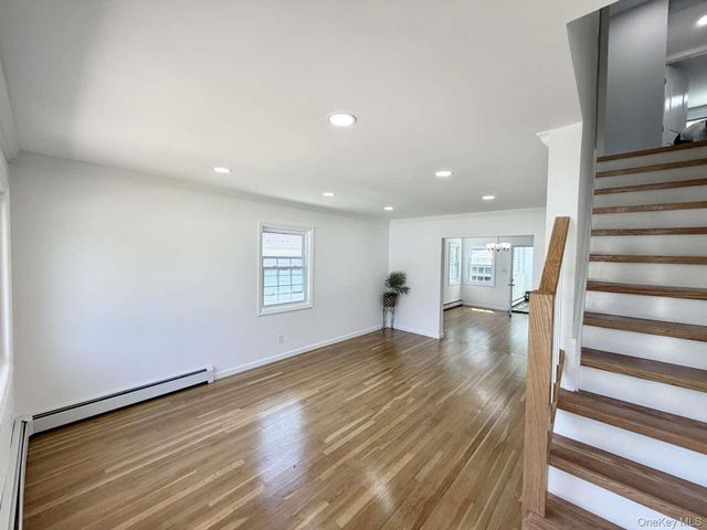 135 Barwick Boulevard, Mineola, NY 11501