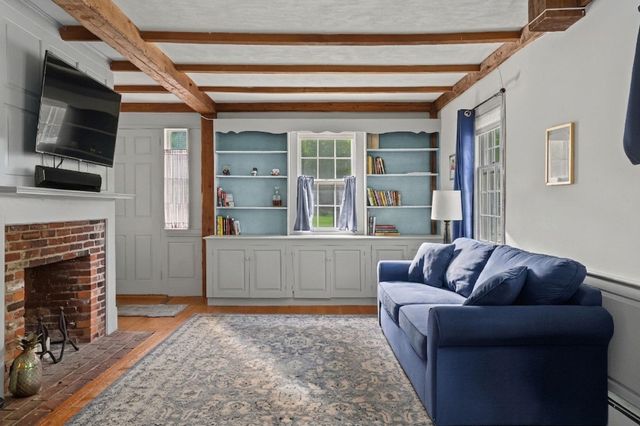 7 Bennington Road, Hancock, NH 03449