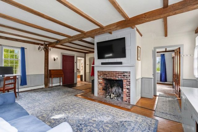 7 Bennington Road, Hancock, NH 03449