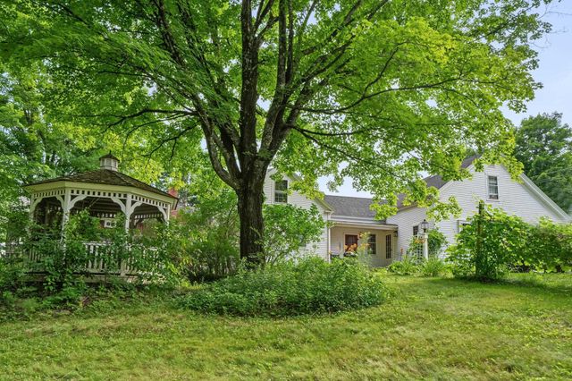 7 Bennington Road, Hancock, NH 03449