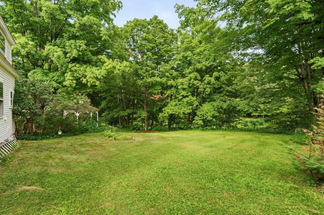 7 Bennington Road, Hancock, NH 03449