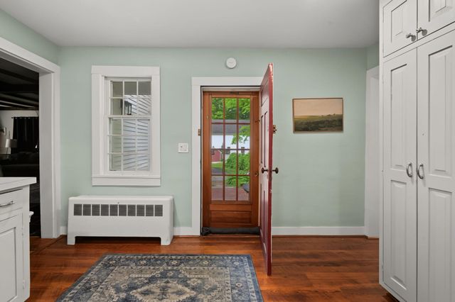 7 Bennington Road, Hancock, NH 03449