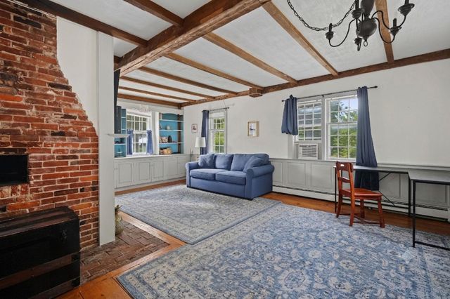 7 Bennington Road, Hancock, NH 03449