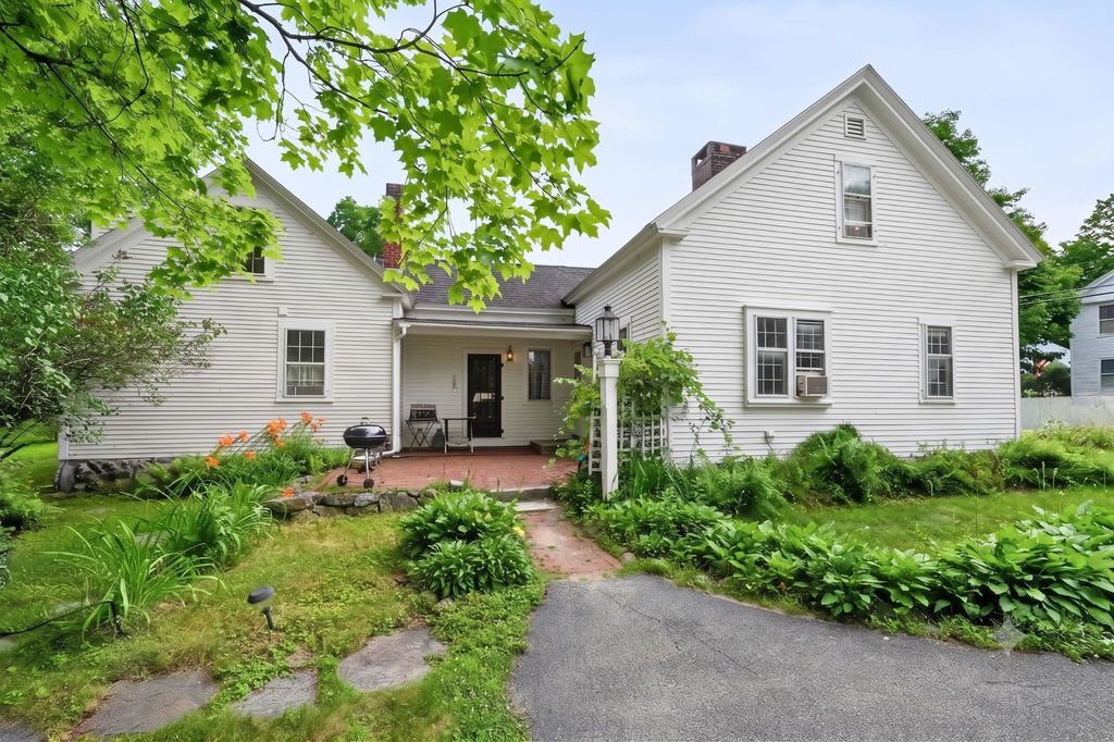7 Bennington Road, Hancock, NH 03449