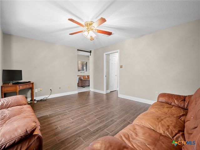 782 Santa Clara Loop, Marion, TX 78124