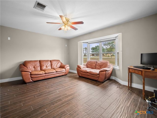 782 Santa Clara Loop, Marion, TX 78124