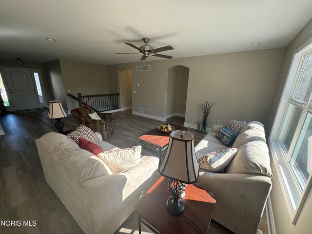 1053 Plum Grove Lane, Toledo, OH 43615