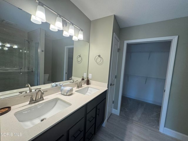 1053 Plum Grove Lane, Toledo, OH 43615