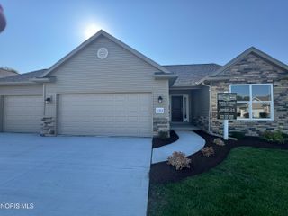 1053 Plum Grove Lane, Toledo, OH 43615