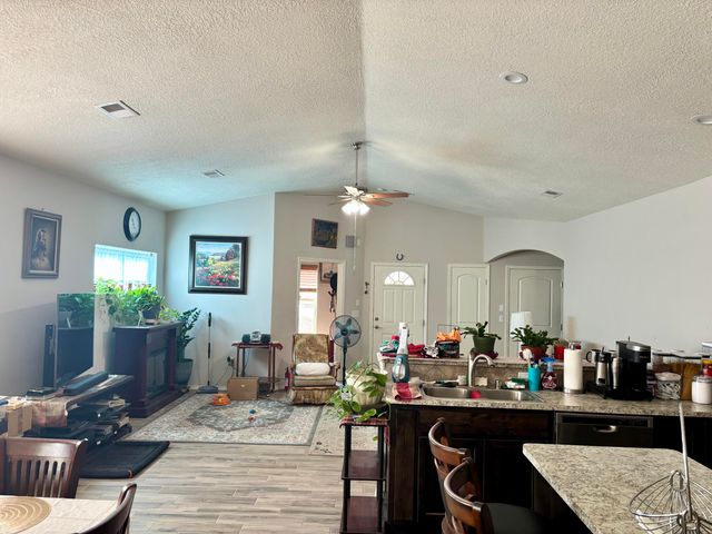 308 Sunrise Bluffs Drive, Belen, NM 87002