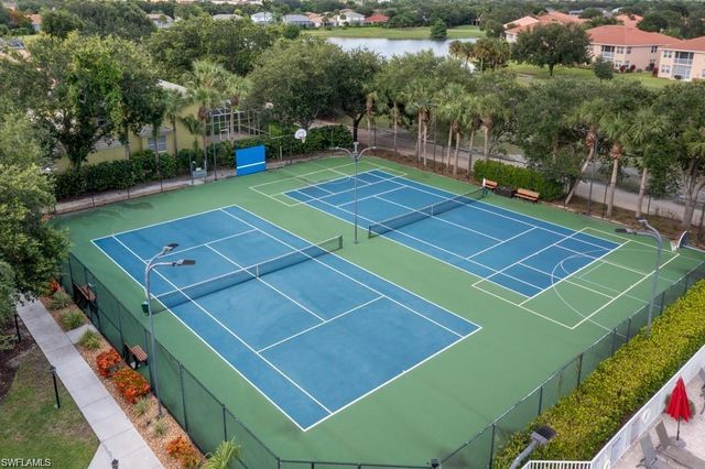 2252 Heritage Greens DR, Naples, FL 34119