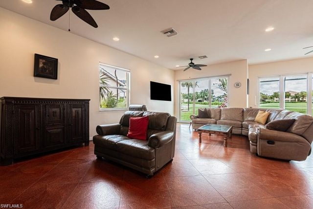 2252 Heritage Greens DR, Naples, FL 34119