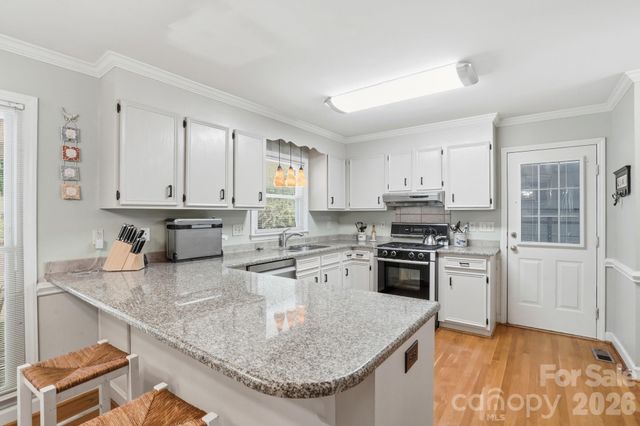 269 Charter Oak Court, Mooresville, NC 28115