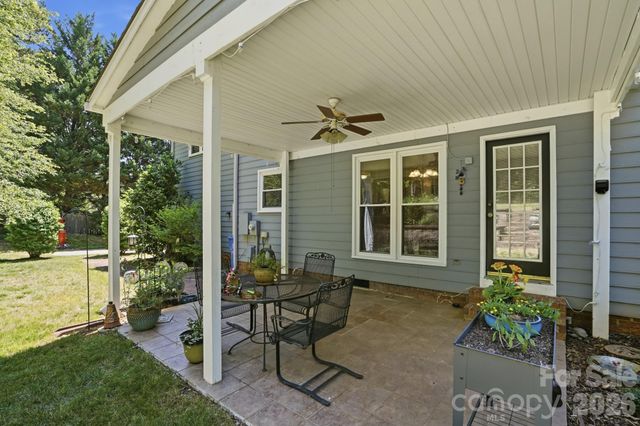 269 Charter Oak Court, Mooresville, NC 28115