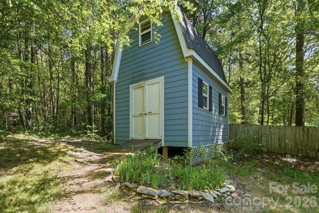 269 Charter Oak Court, Mooresville, NC 28115