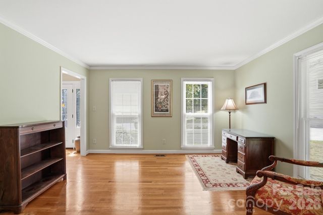 269 Charter Oak Court, Mooresville, NC 28115