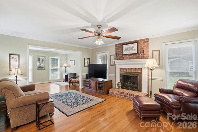 269 Charter Oak Court, Mooresville, NC 28115
