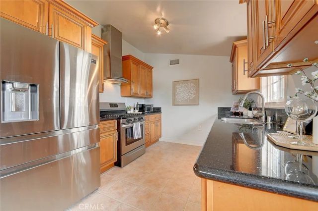 2044 W Spruce Avenue, Orange, CA 92868