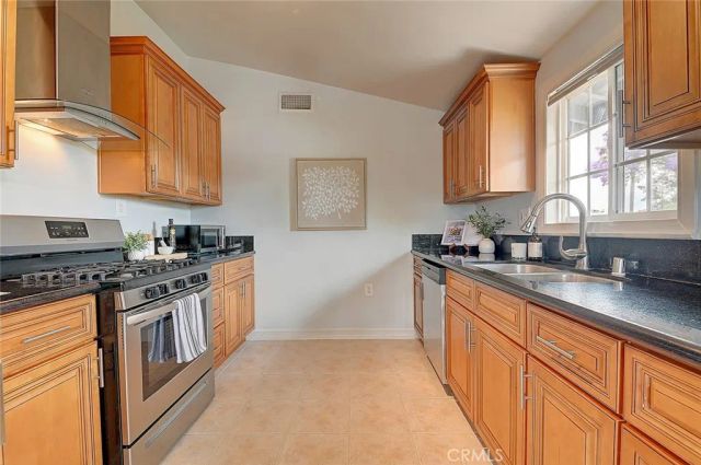 2044 W Spruce Avenue, Orange, CA 92868