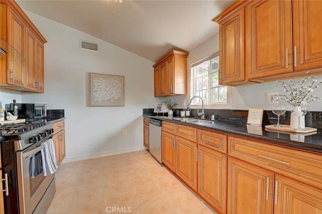 2044 W Spruce Avenue, Orange, CA 92868