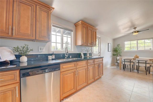 2044 W Spruce Avenue, Orange, CA 92868