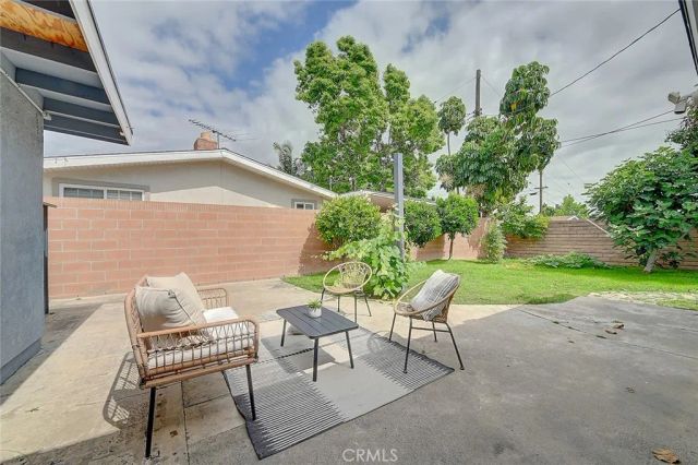 2044 W Spruce Avenue, Orange, CA 92868