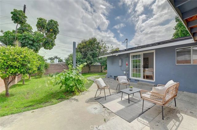 2044 W Spruce Avenue, Orange, CA 92868