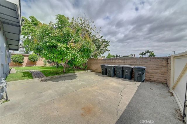 2044 W Spruce Avenue, Orange, CA 92868