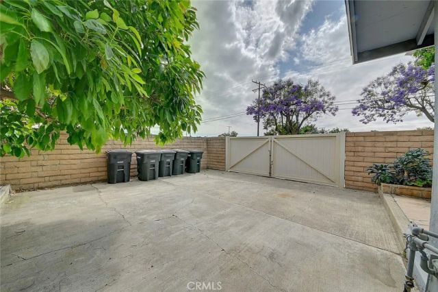 2044 W Spruce Avenue, Orange, CA 92868