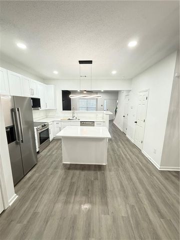 2860 Parkway close, Lithonia, GA 30058