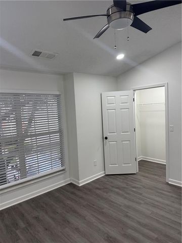 2860 Parkway close, Lithonia, GA 30058