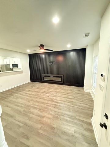 2860 Parkway close, Lithonia, GA 30058