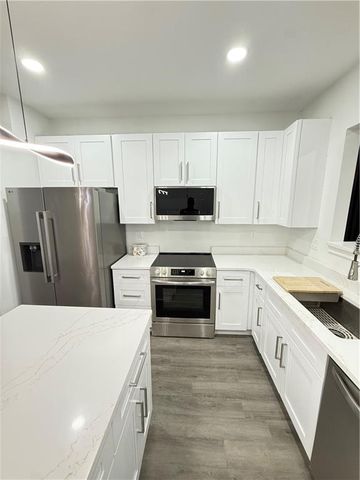 2860 Parkway close, Lithonia, GA 30058