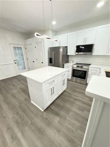 2860 Parkway close, Lithonia, GA 30058