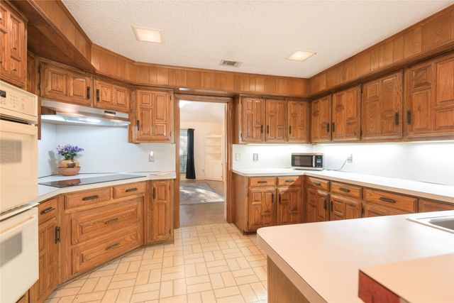 10319 Cimmaron Trail, Dallas, TX 75243