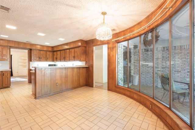 10319 Cimmaron Trail, Dallas, TX 75243