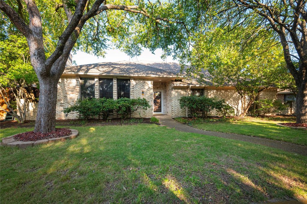 10319 Cimmaron Trail, Dallas, TX 75243