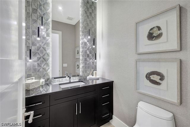 3208 Kumamoto LN, Naples, FL 34114