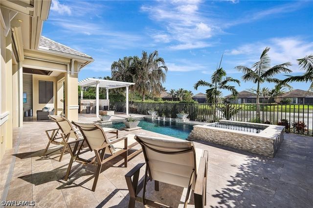 3208 Kumamoto LN, Naples, FL 34114