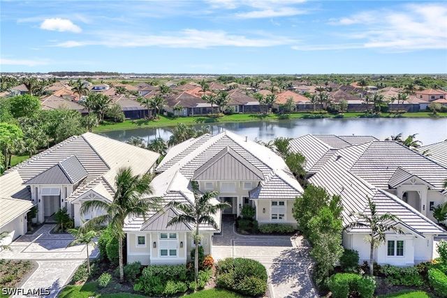 3208 Kumamoto LN, Naples, FL 34114