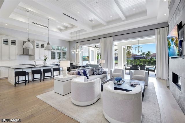 3208 Kumamoto LN, Naples, FL 34114