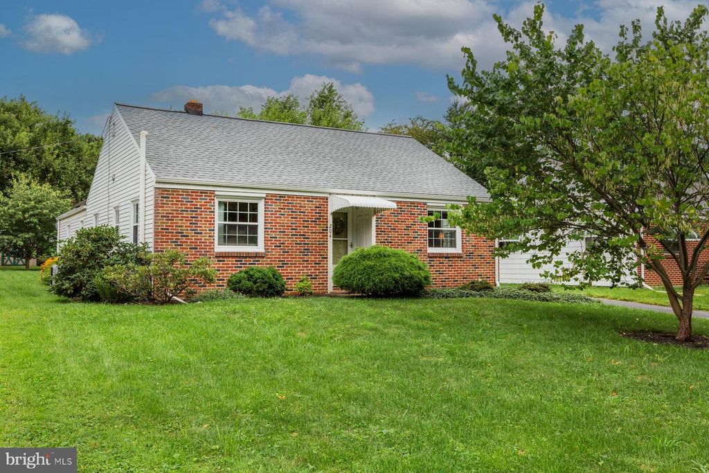 204 ELIZABETH DR, Lancaster, PA 17601