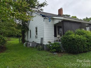 6 Hampton Street, Great Falls, SC 29055