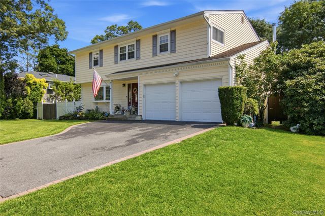 22 Clymer Street, Port Jefferson Station, NY 11776