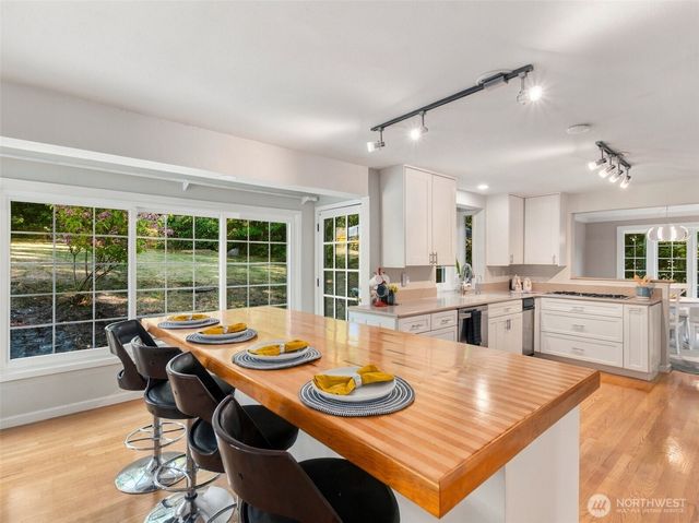 10323 Crescent Valley Drive NW, Gig Harbor, WA 98332
