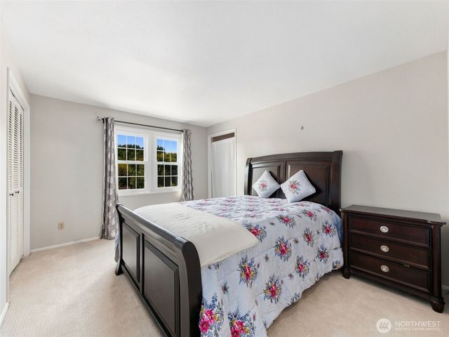 10323 Crescent Valley Drive NW, Gig Harbor, WA 98332
