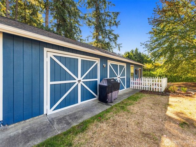10323 Crescent Valley Drive NW, Gig Harbor, WA 98332