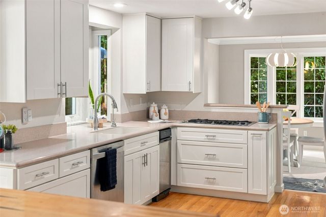 10323 Crescent Valley Drive NW, Gig Harbor, WA 98332