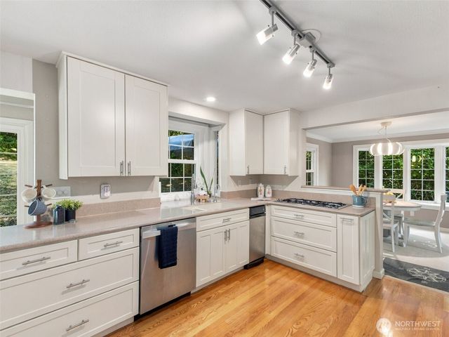 10323 Crescent Valley Drive NW, Gig Harbor, WA 98332